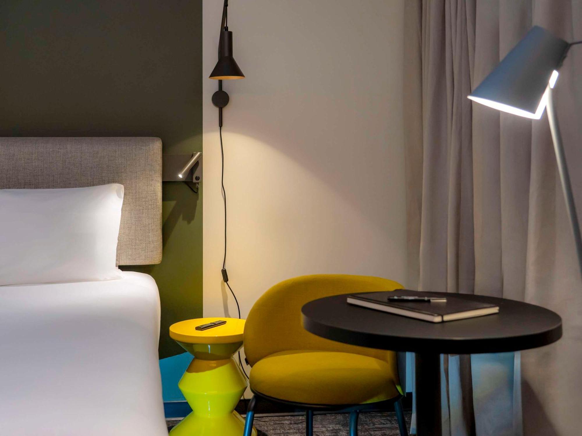 Ibis Paul Trois Chateaux *