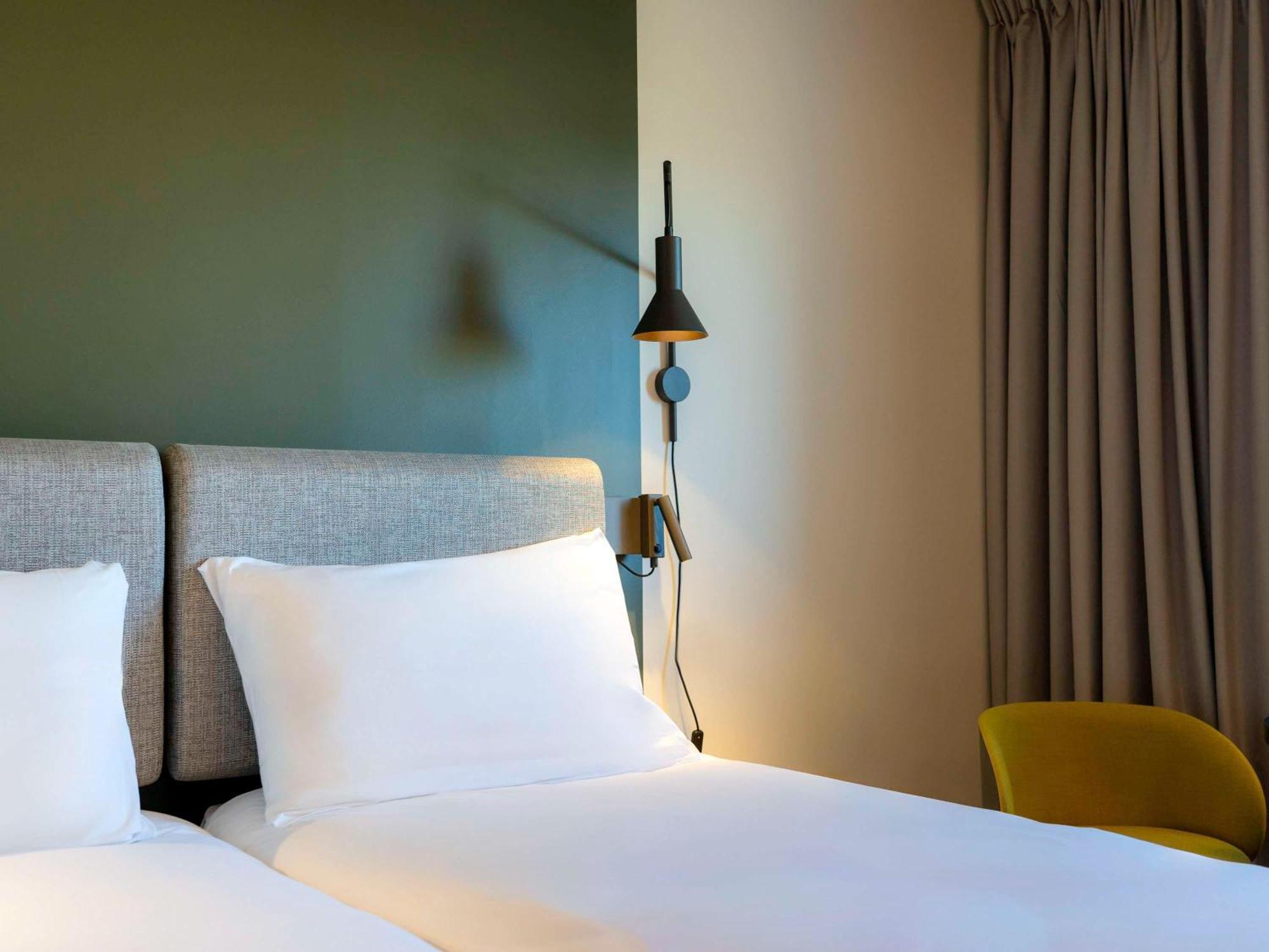 Ibis Paul Trois Chateaux