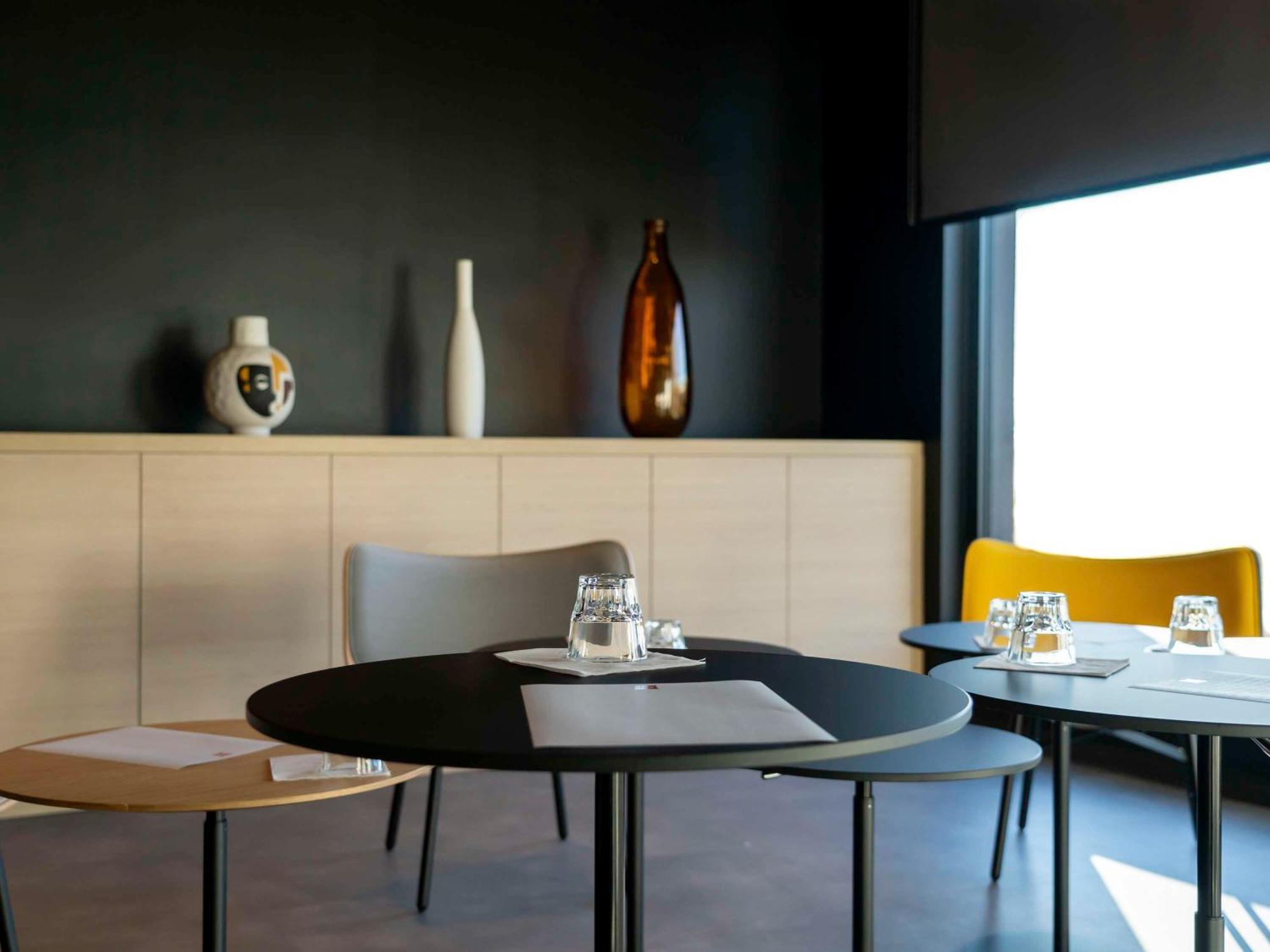 Ibis Paul Trois Chateaux *