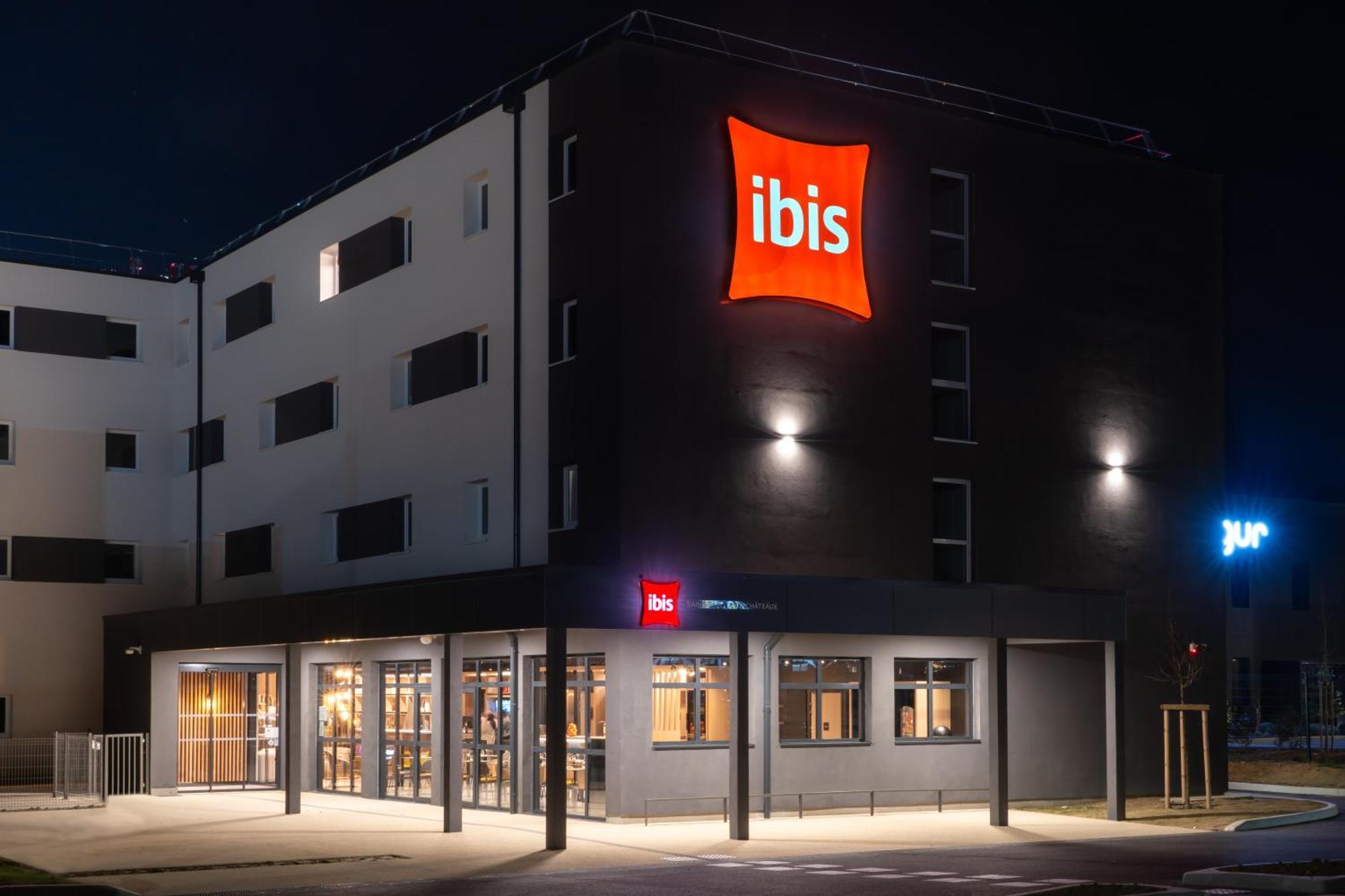 Ibis Paul Trois Chateaux * Saint-Paul-Trois-Châteaux